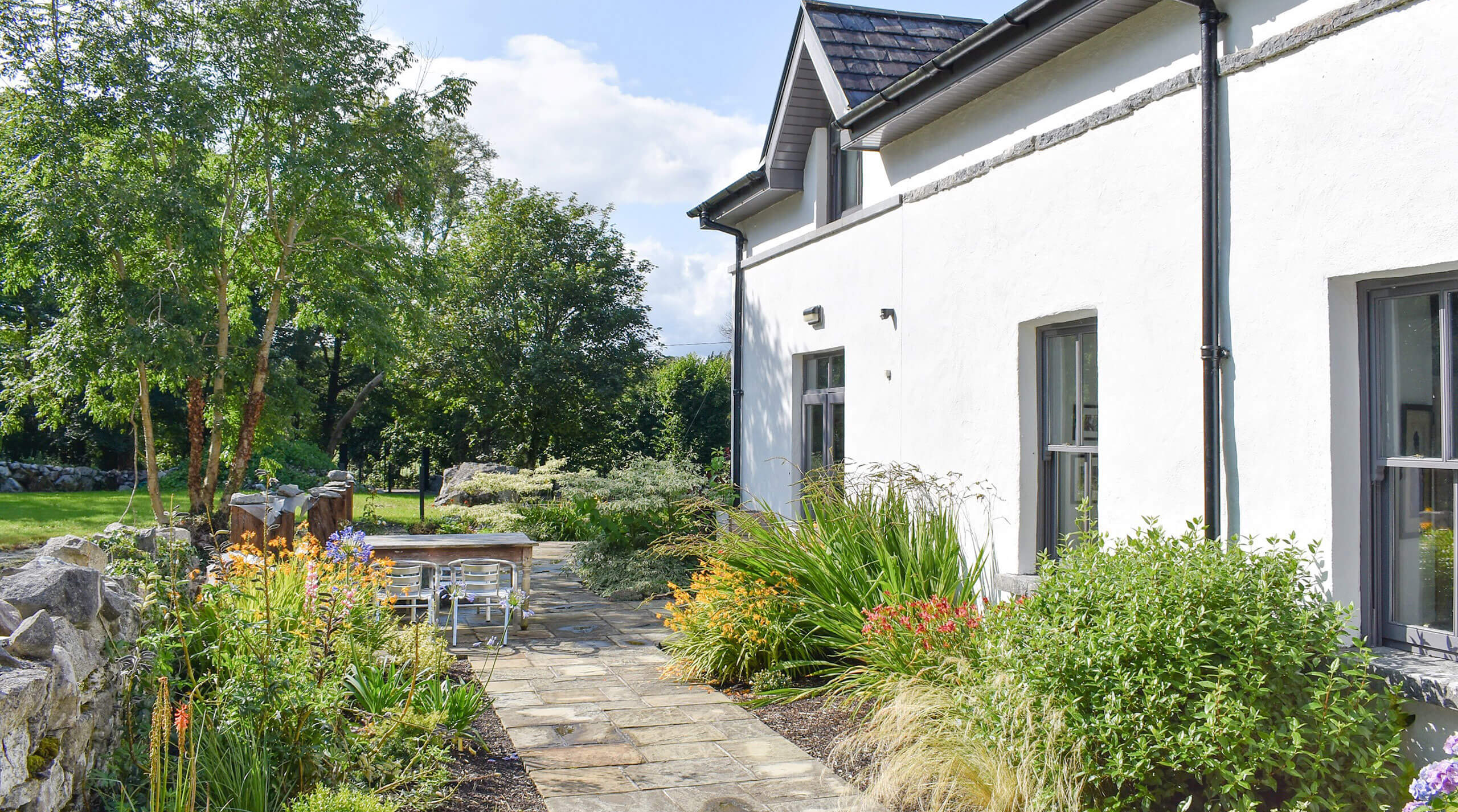 Ballyquirke House is a large holiday home in Ireland sleeps 8 guests close to Galway city © Trident Holiday Homes
