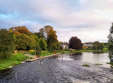 View of the River Erne in Belturbet, County Cavan © Fáilte Ireland