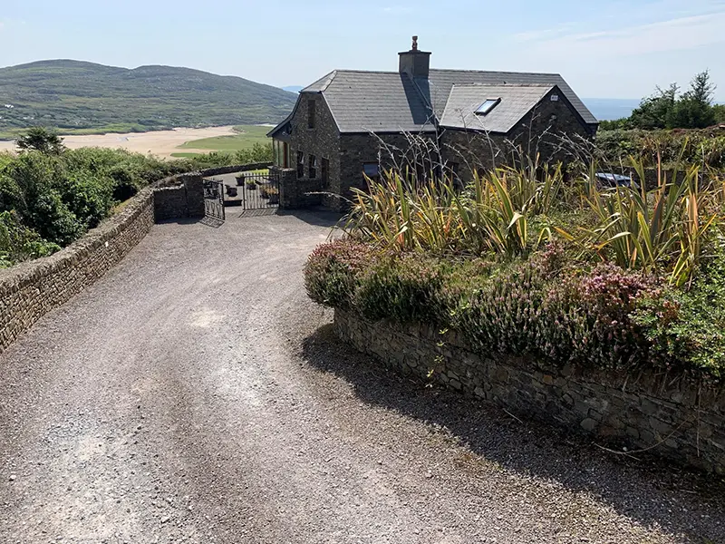 Derrynane Beg Holiday Home a large holiday home overlooking Derrynane beach in Caherdaniel © Trident Holiday Homes