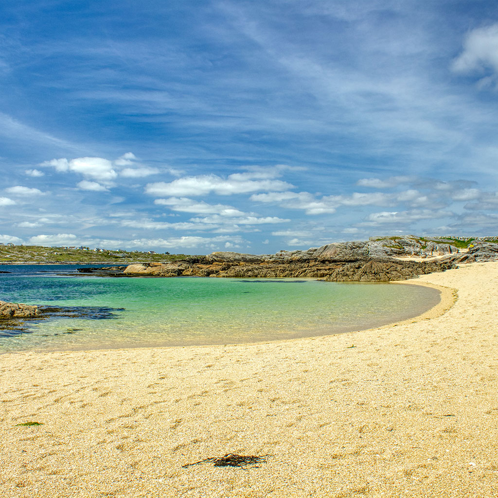 Trá an Dóilín or Coral Strand sandy beach near Bealandangan and Carraroe in Galway © Failte Ireland