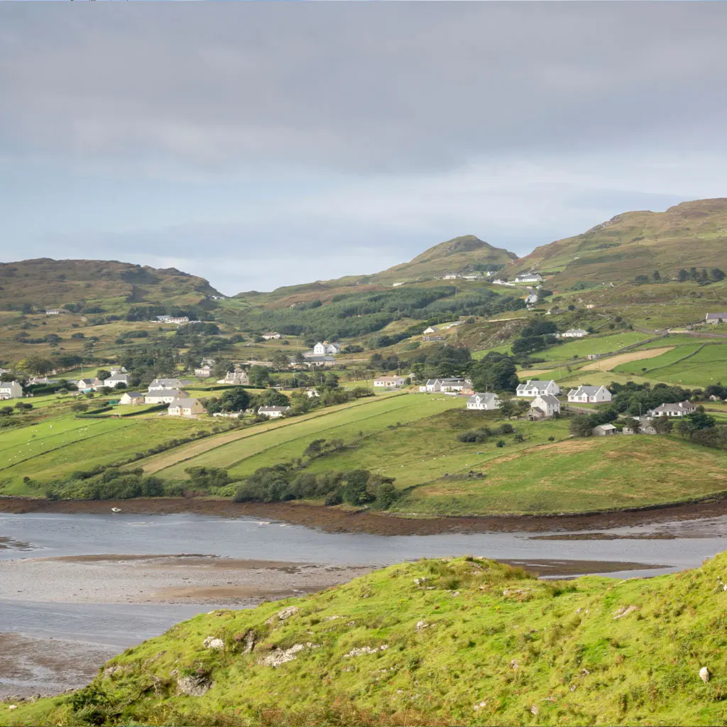 View of Teelin Beach near Carrick in Donegal © Adobe Stock