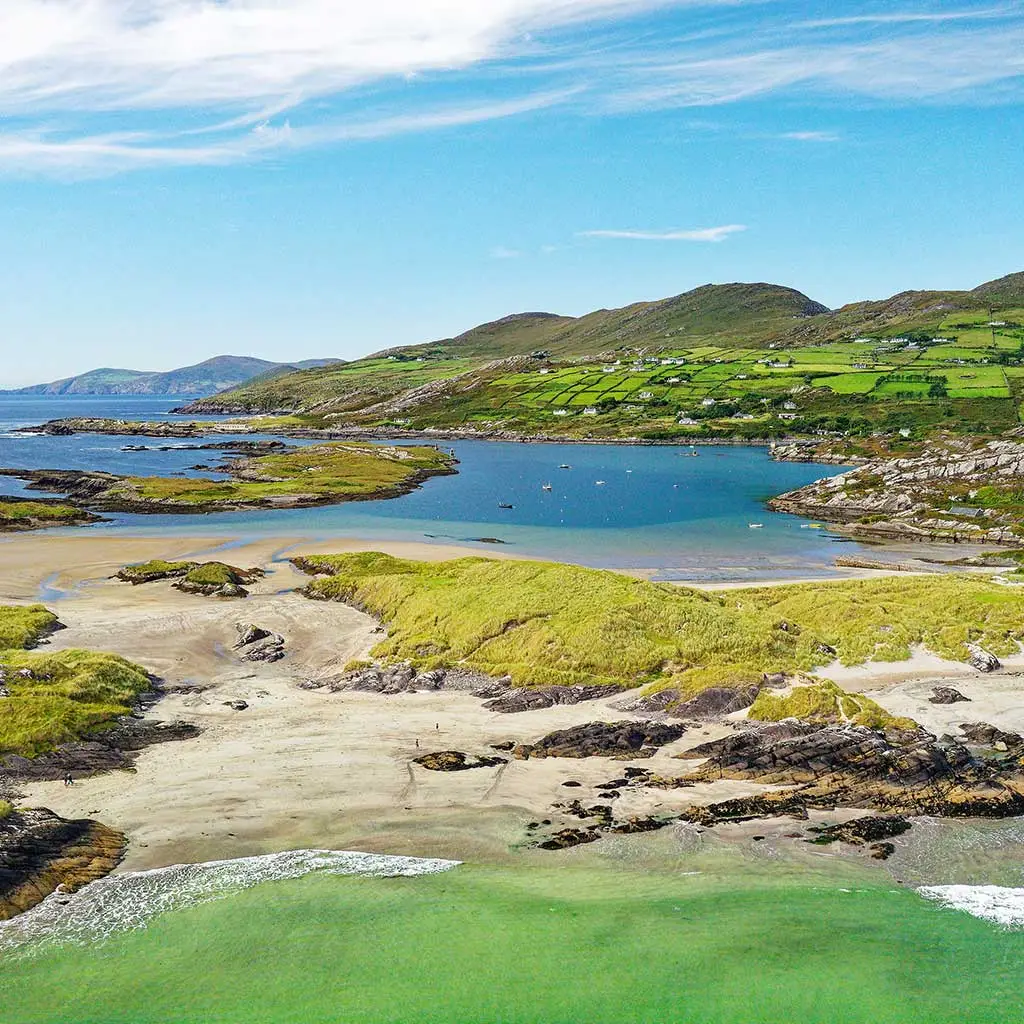 Derrynane Bay beach west of Caherdaniel on the Ring of Kerry beside Daniel O’Connell home © Adobe Stock