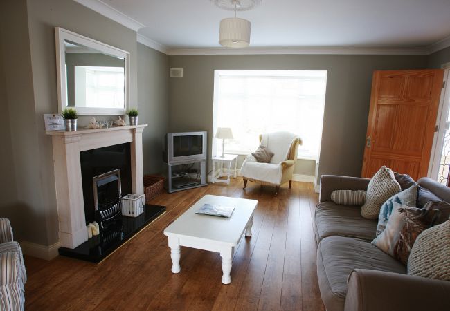 No 1 Glen Ard_Dunmore East_Living (2)_Co. Waterford