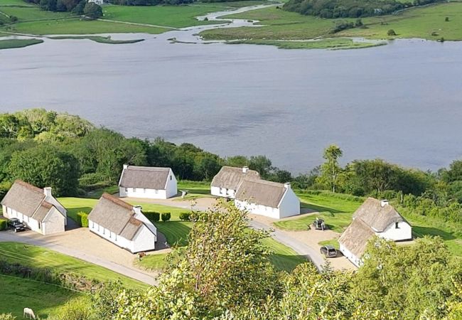 Corofin Lake Cottages (4 Bed), Traditional Holiday Cottages Available Near the Burren in County Clar