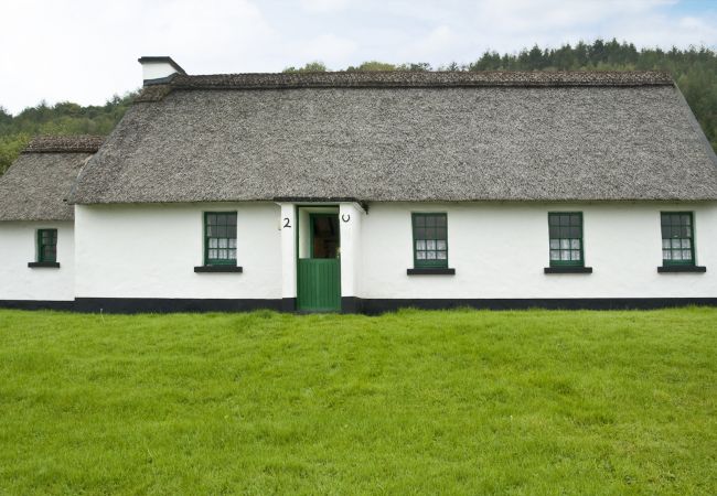 Corofin Lake Cottages (3 Bed), Traditional Holiday Cottages Available Near the Burren in County Clar