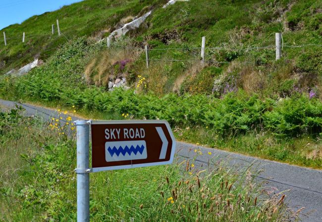 Clifden Sky Road Holiday Cottage, Coastal Holiday Accommodation Available near Clifden in Connemara,
