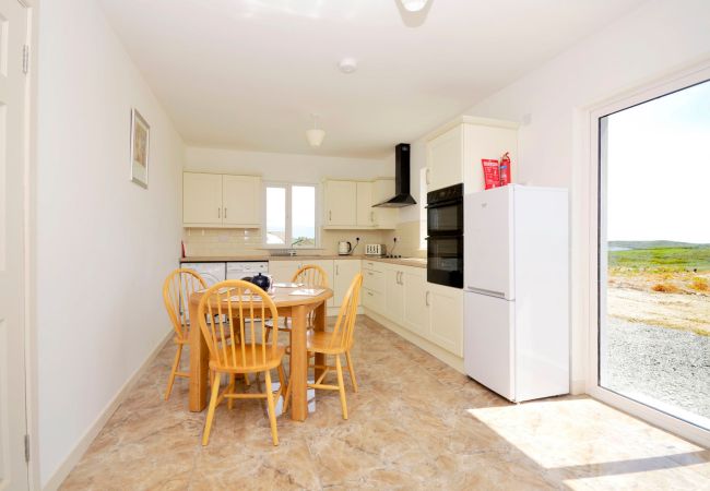 Clifden Sky Road Holiday Cottage, Coastal Holiday Accommodation Available near Clifden in Connemara,
