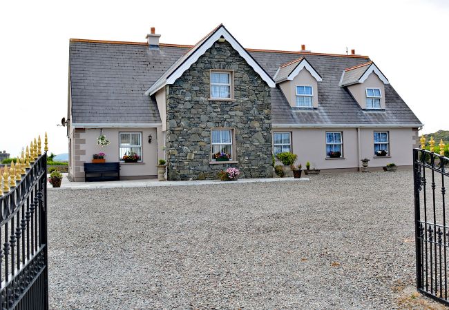 Ballyconneely Holiday Home 8 Bed, Connemara, Self-Catering Galway