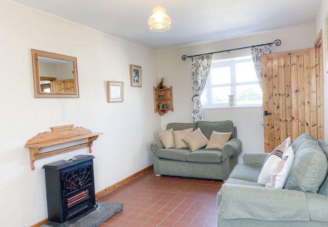 Sweetbriar Holiday Cottage, Mill Road Farm, Cluster of Pet-Friendly Holiday Accommodation Available