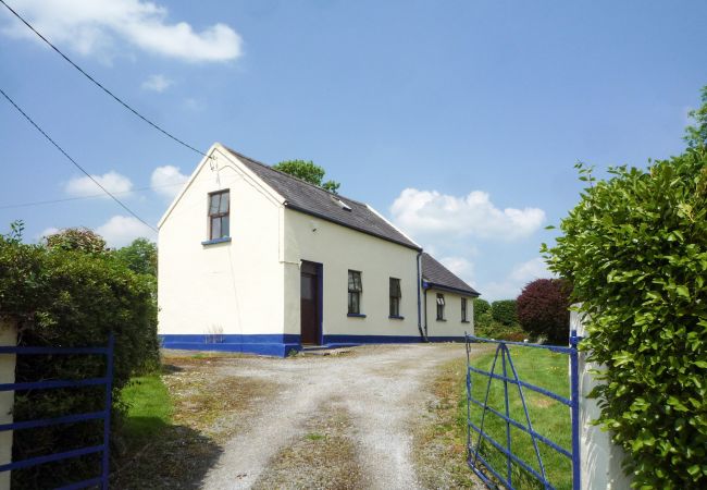 Sheans Holiday Cottage, Pretty, Self-Catering Holiday Accommodation, Killarney, County Kerry