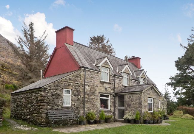 Angelas Farmhouse, Coastal Self Catering Accommodation near Kenmare, County Kerry