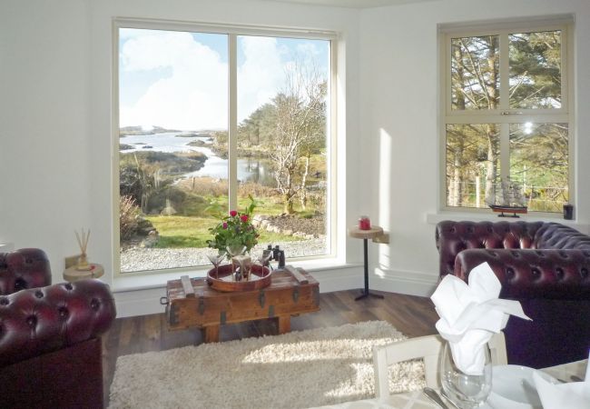 Ti Mhaggie Holiday Cottage, Gowla, Cashel, County Galway