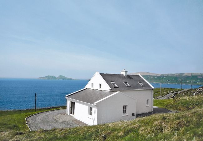 Allaghee Mor Holiday Home, Seaside Self Catering Holiday Home in Ballinskelligs