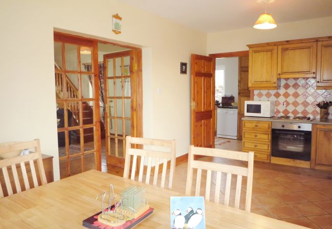 Allaghee Mor Holiday Home, Seaside Self Catering Holiday Home in Ballinskelligs