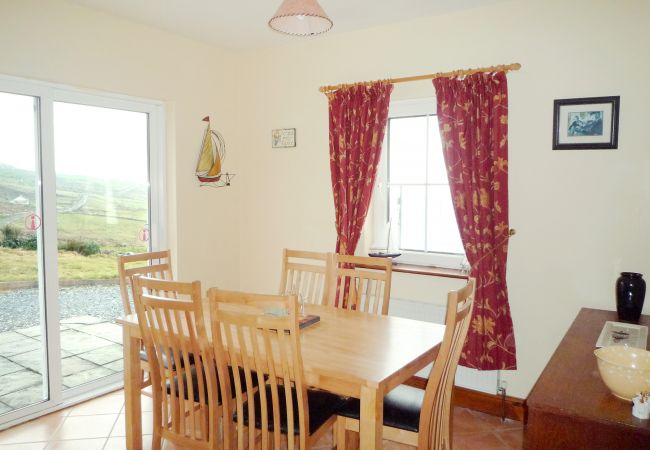Allaghee Mor Holiday Home, Seaside Self Catering Holiday Home in Ballinskelligs