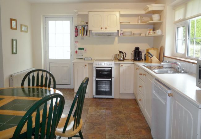 Stone Cottage, Seaside Self Catering Holiday Home in Kenmare