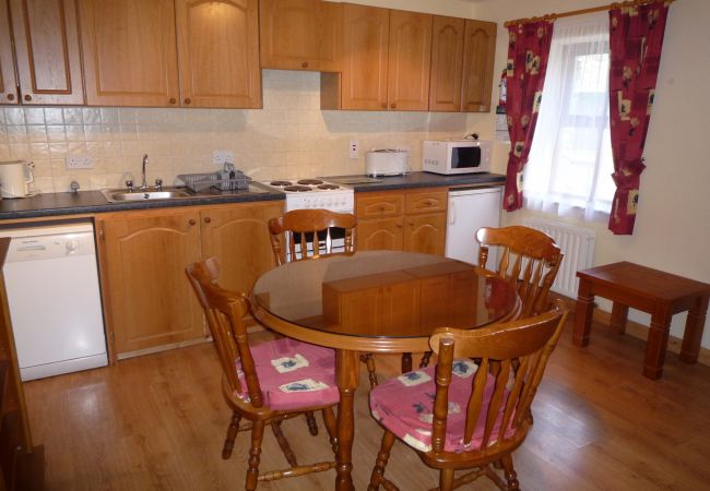 Lakeside Lodge, Self Catering Holiday Home in Bantry