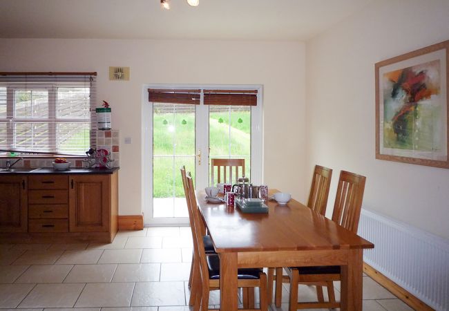 Cois Chnoic, Seaside Self Catering Holiday Home in Dingle