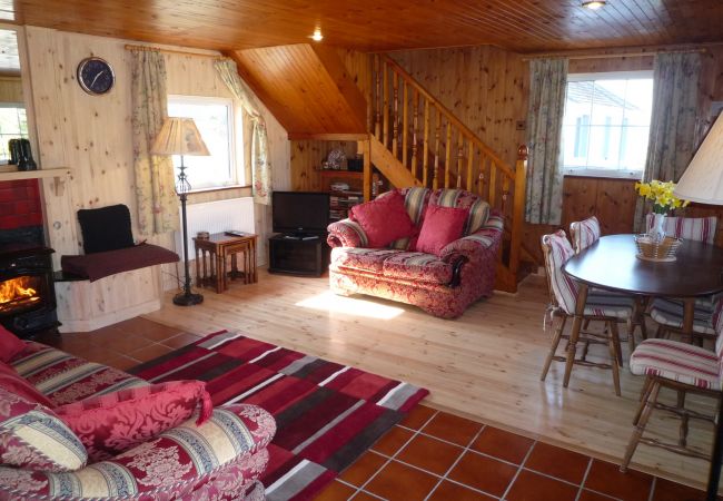 Island View Cottage, Coastal Self Catering Holiday Home in Bantry