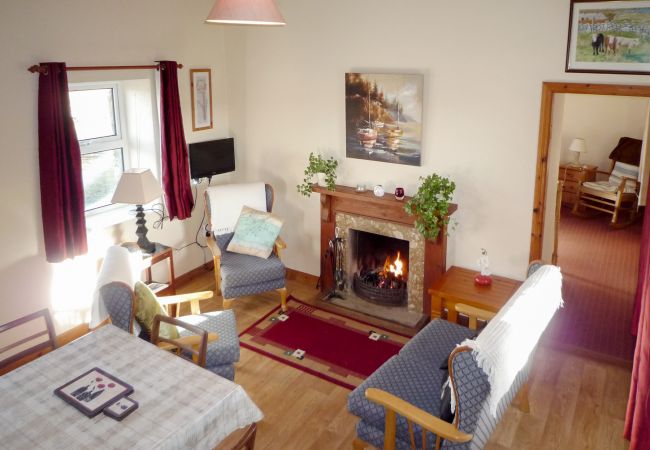 Bridies Cottage, Sea View Holiday Accommodation on Inishnee Peninsula, Roundstone, County Galway