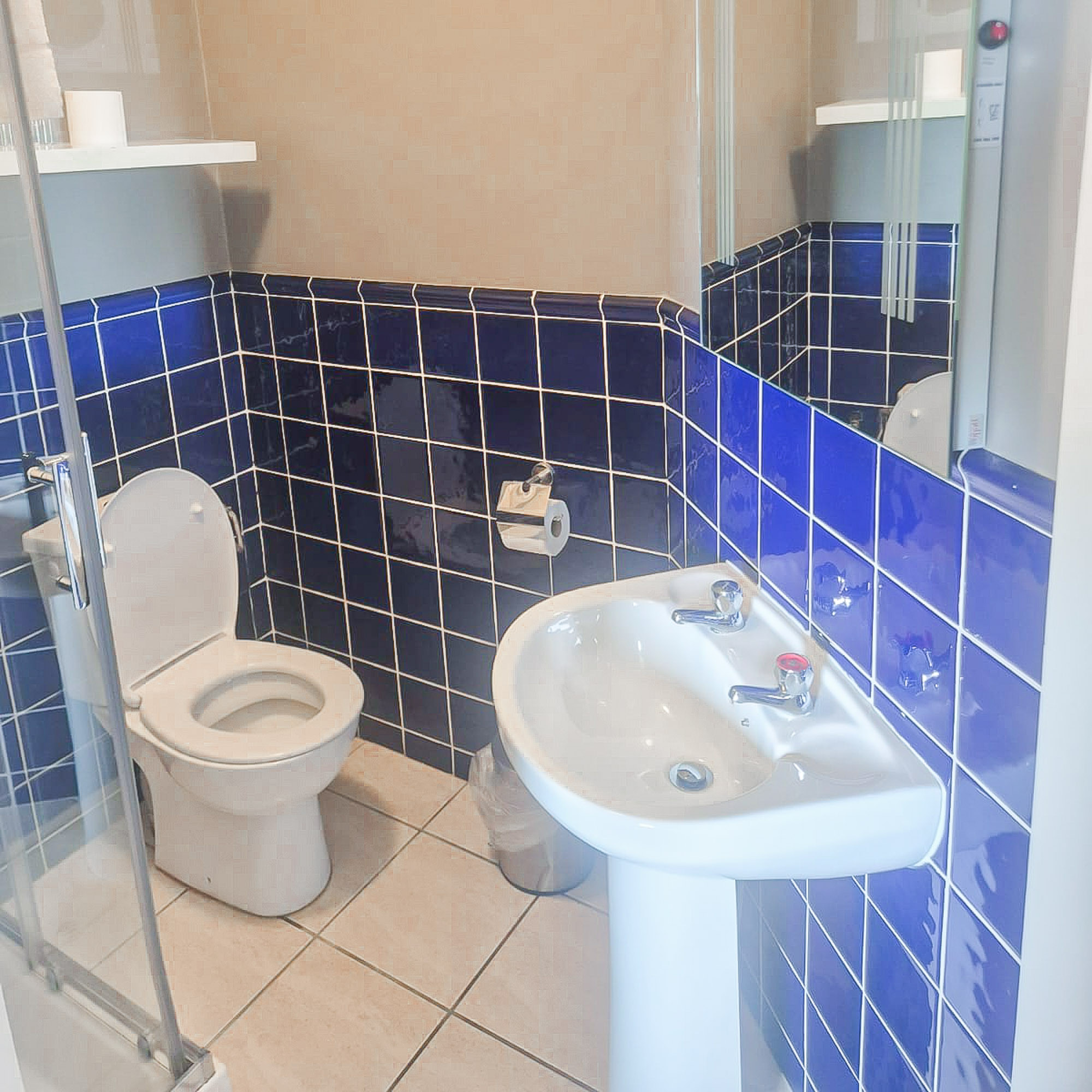 Dingle Town Holiday Home – Photo 11