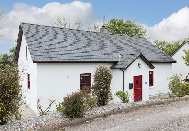 Stunning Daisy’s Cottage Barnabrow near Ballycotton, County Cork