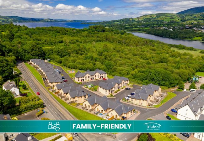 LakesideHolidayHomes-TypeBbyTridentHolidayHomes-FAMILY-FRIENDLYstickerforbooking