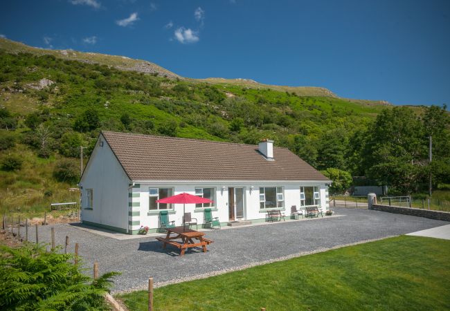 Lough Corrib View Holiday Home, Large Holiday Accommodation in Maam, County Galway