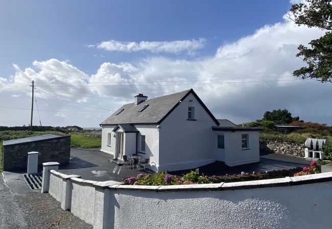 Carna Holiday Cottage, Rural Holiday Accommodation Available near Carna, County Galway