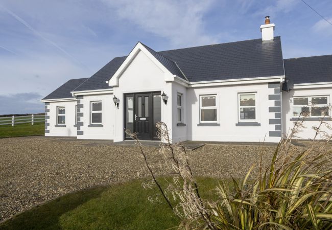 Matthews Cottage Doonbeg, Coastal Holiday Accommodation near Doonbeg, County Clare