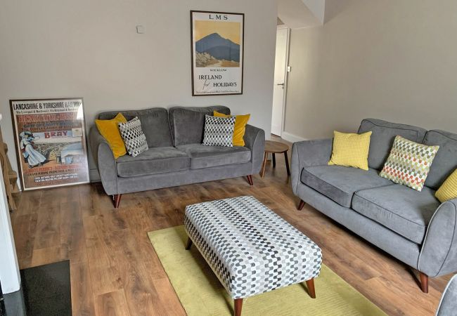 Churchmount Holiday Home Roundwood, Modern Holiday Accommodation Available  in Roundwood County Wick