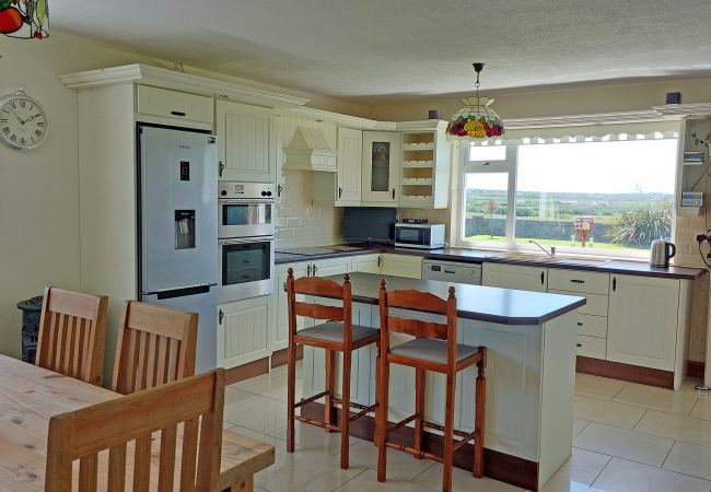 Southland Holiday Home, Seaside Holiday Accommodation Available near Milltown Malbay, County Clare