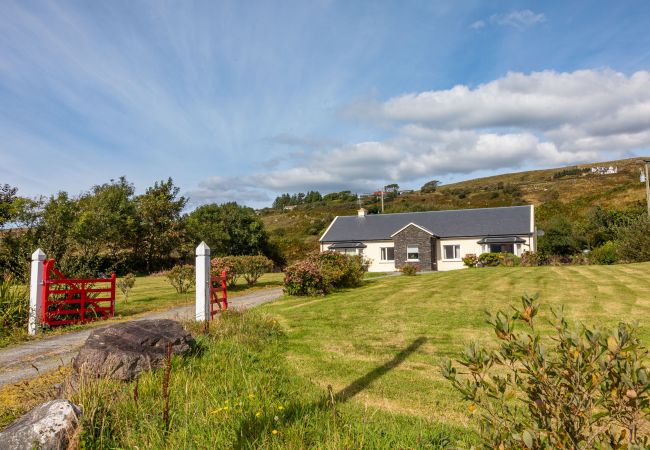 Church Island View Holiday Home, Lake View Holiday Accommodation Available near Waterville, County K