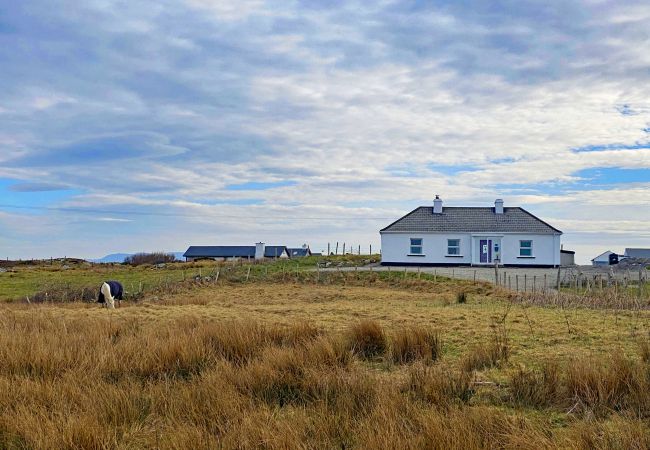 Coral Strand Beach Cottage, Seaside Holiday Accommodation Available in Connemara, Ballyconneely, Cou