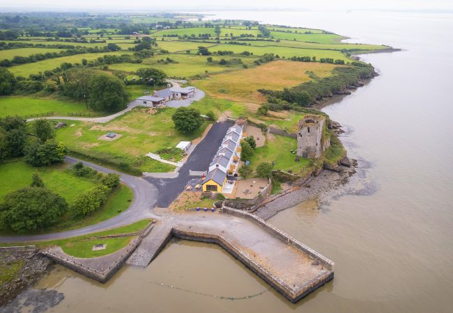 Shannon Castle Holiday Cottages Type A , Riverside Holiday Accommodation Available in Ballysteem, Co