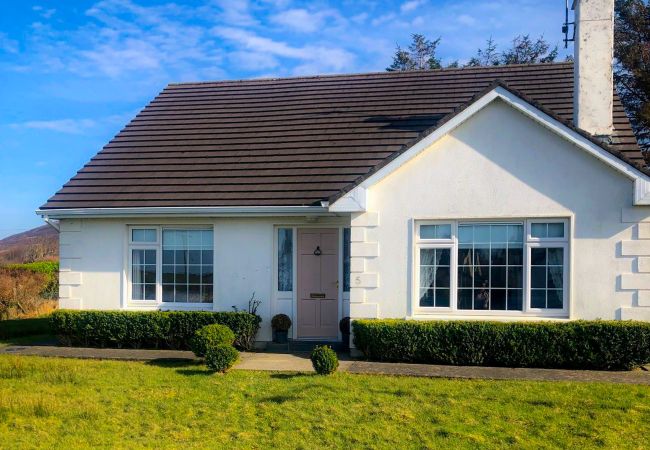 ExteriorView-SpringwoodCottageLouisburg-01