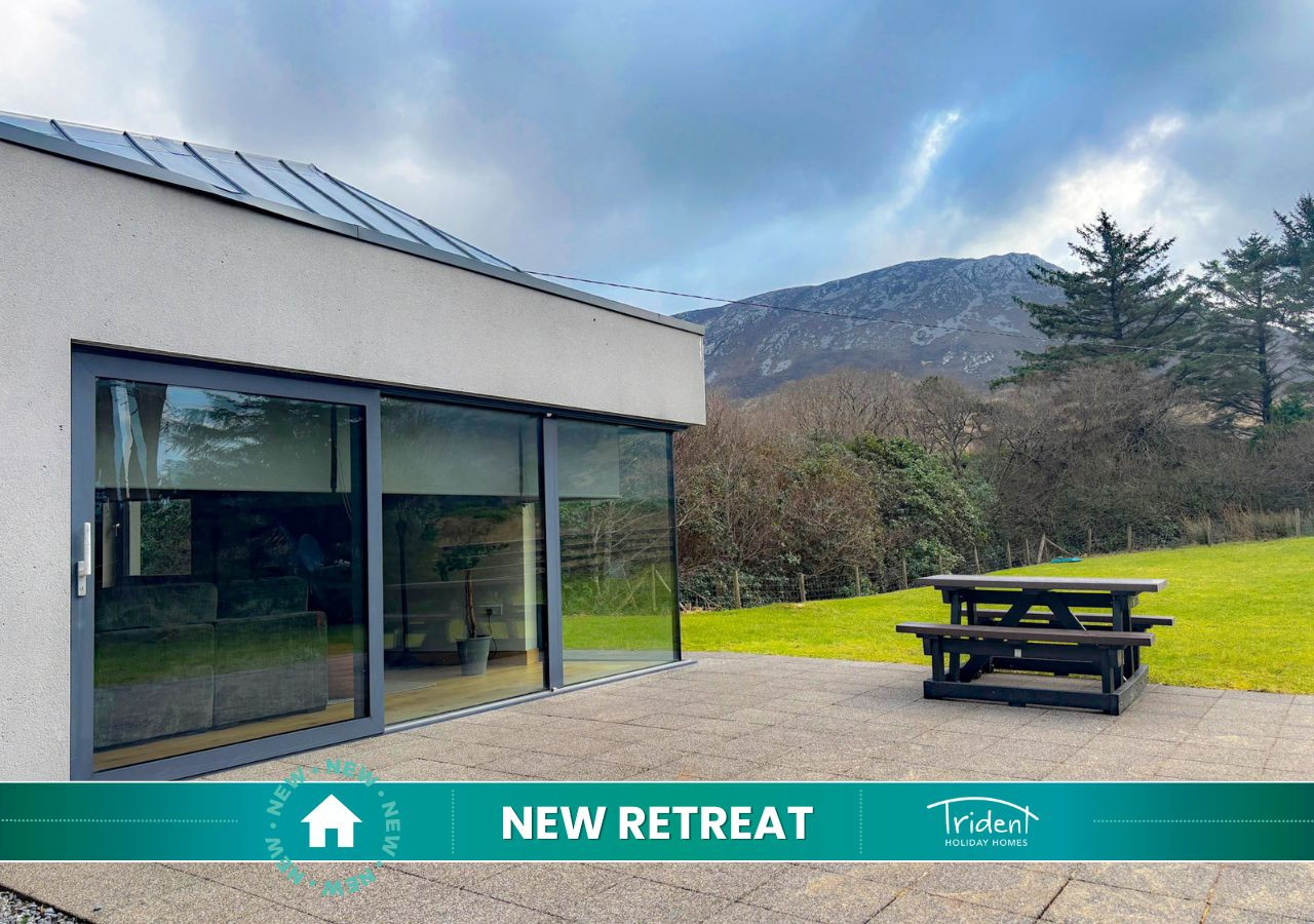 KylemoreGateLodgeRef475-NEWRETREATsticker