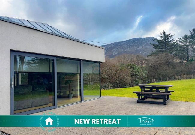 KylemoreGateLodgeRef475-NEWRETREATsticker