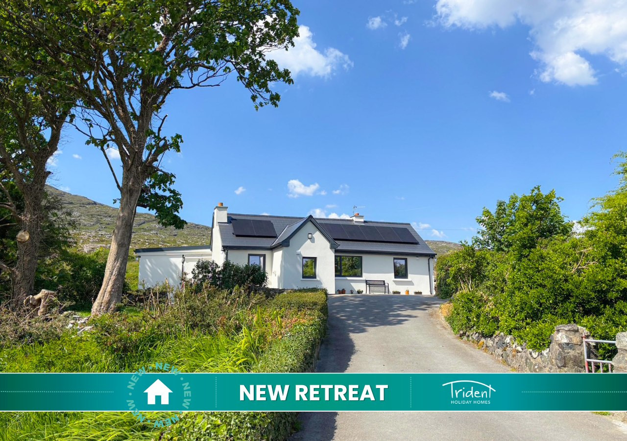 BluebellCottageRoundstoneRef486-NEWRETREATsticker