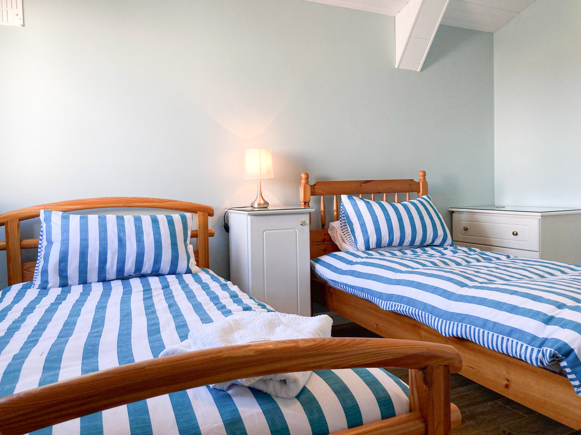 CladdaghduffHolidayCabinRef485-12