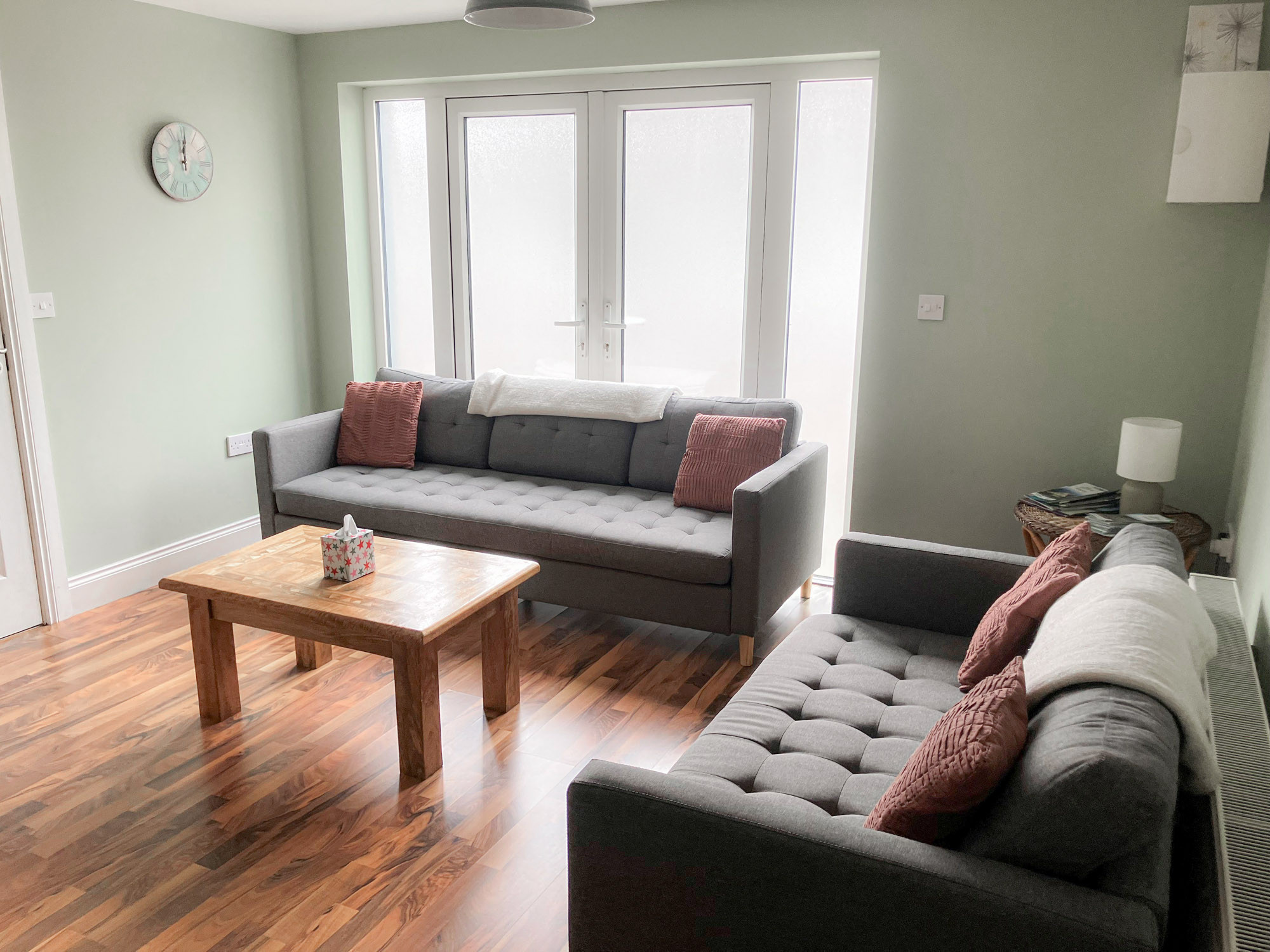 CarrauntoohilViewRetreatKillarneySofasinLivingRoom