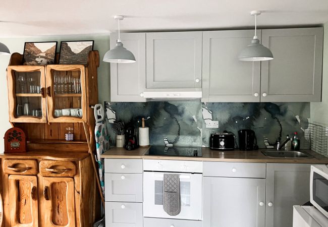 CarrauntoohilViewRetreatKillarneyKitchen