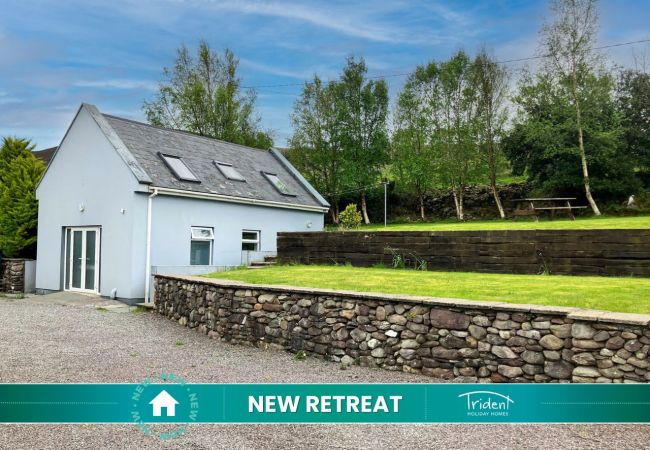 CarrauntoohilViewRetreatKillarney-NEWRETREATsticker