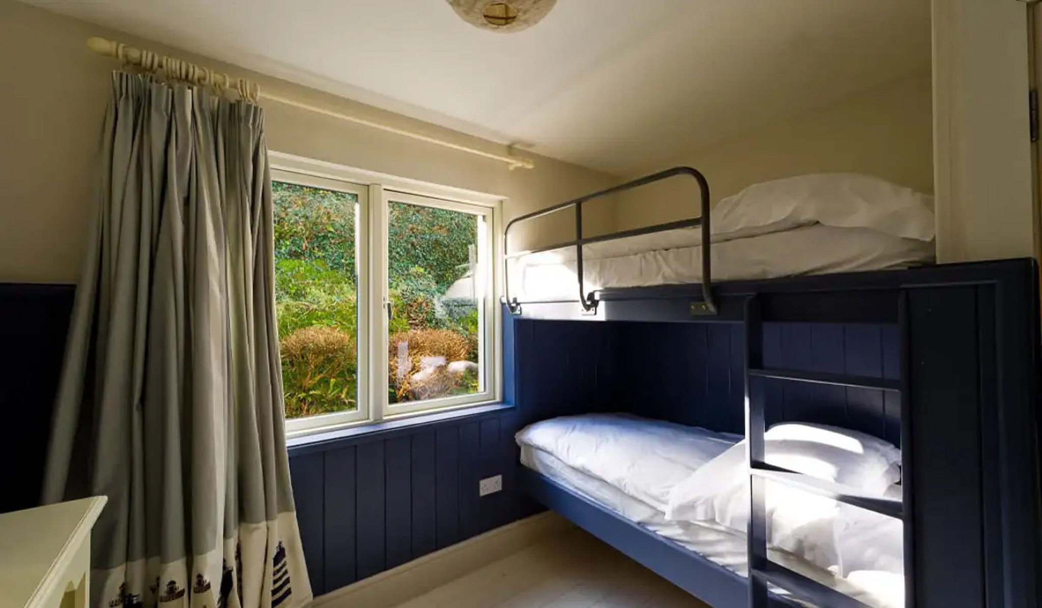 CliffCottageArdmoreBedroomBunkBed