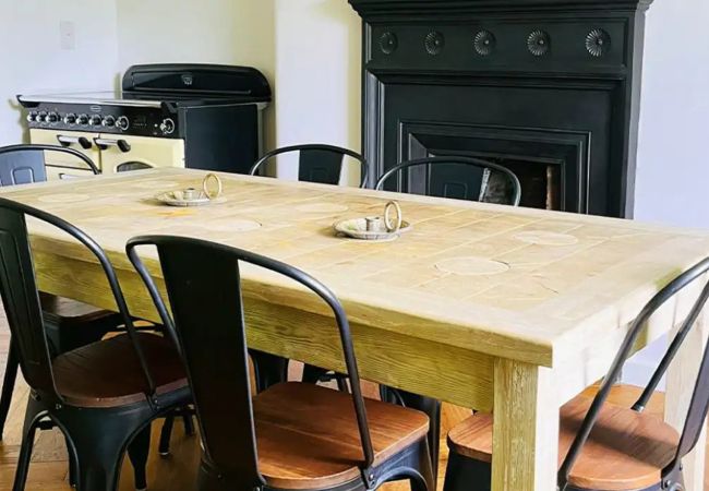 RiverLodgeBallyduffDiningTable